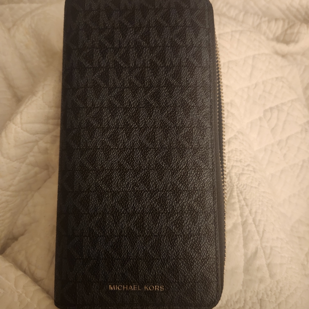 Michael Kors Navy Wallet